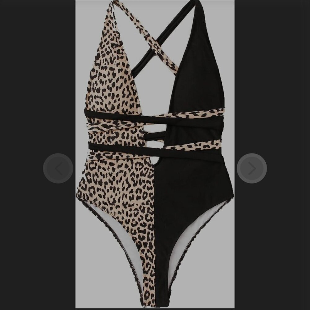 🥵 NWOT Leopard print /half black Swimsuit